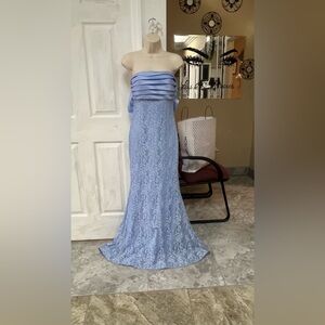 Bought it at Macy. Baby Blue Mermaid Prom/Formal long dress with bow .SZ 5/6.EUC